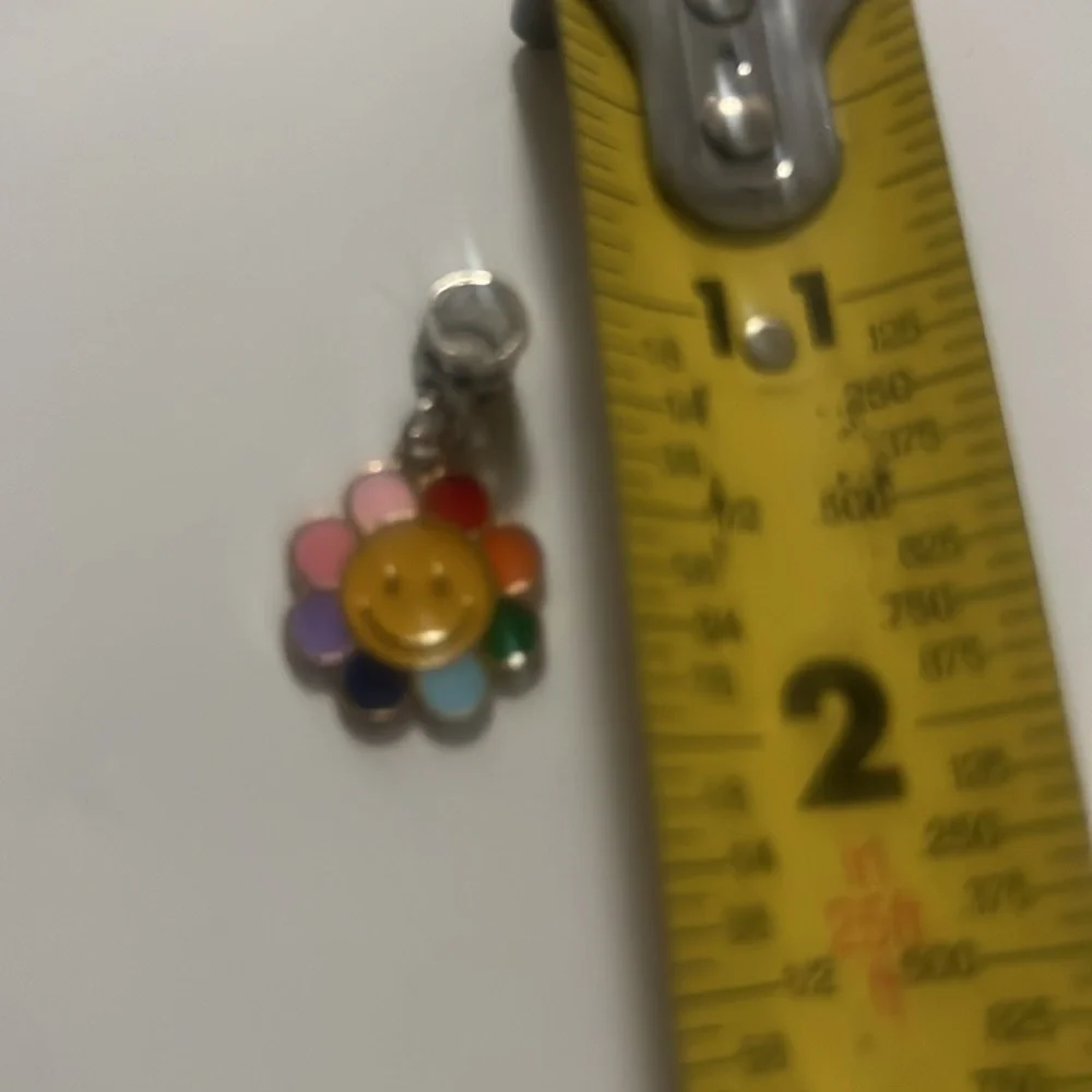 SMILEY HAPPY FACE  FLOWER‎ CHARM PENDANT